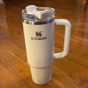 Stanley - Off White / Cream Color Insulated Mug with Handle
30 oz